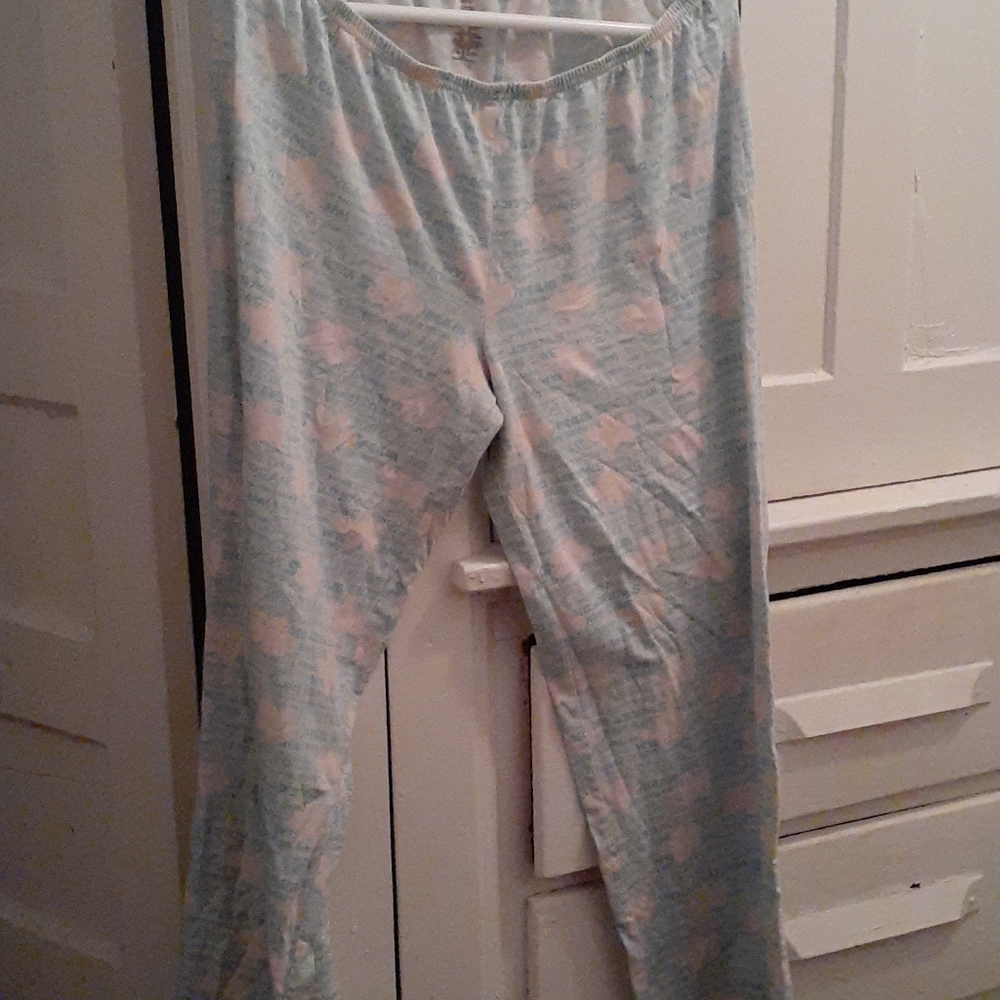 Ladies pajams bottom (never worn)